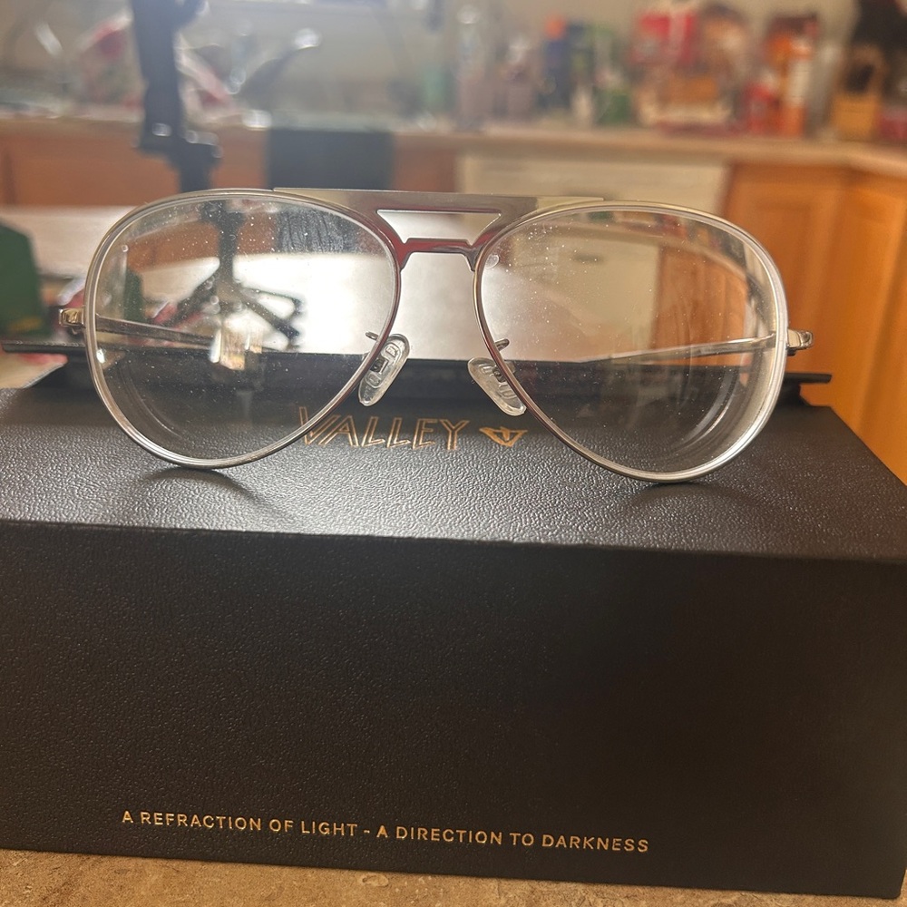 Valley Eyewear Silver Aviator Glasses